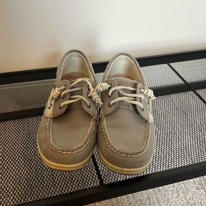 Grey sperrys!